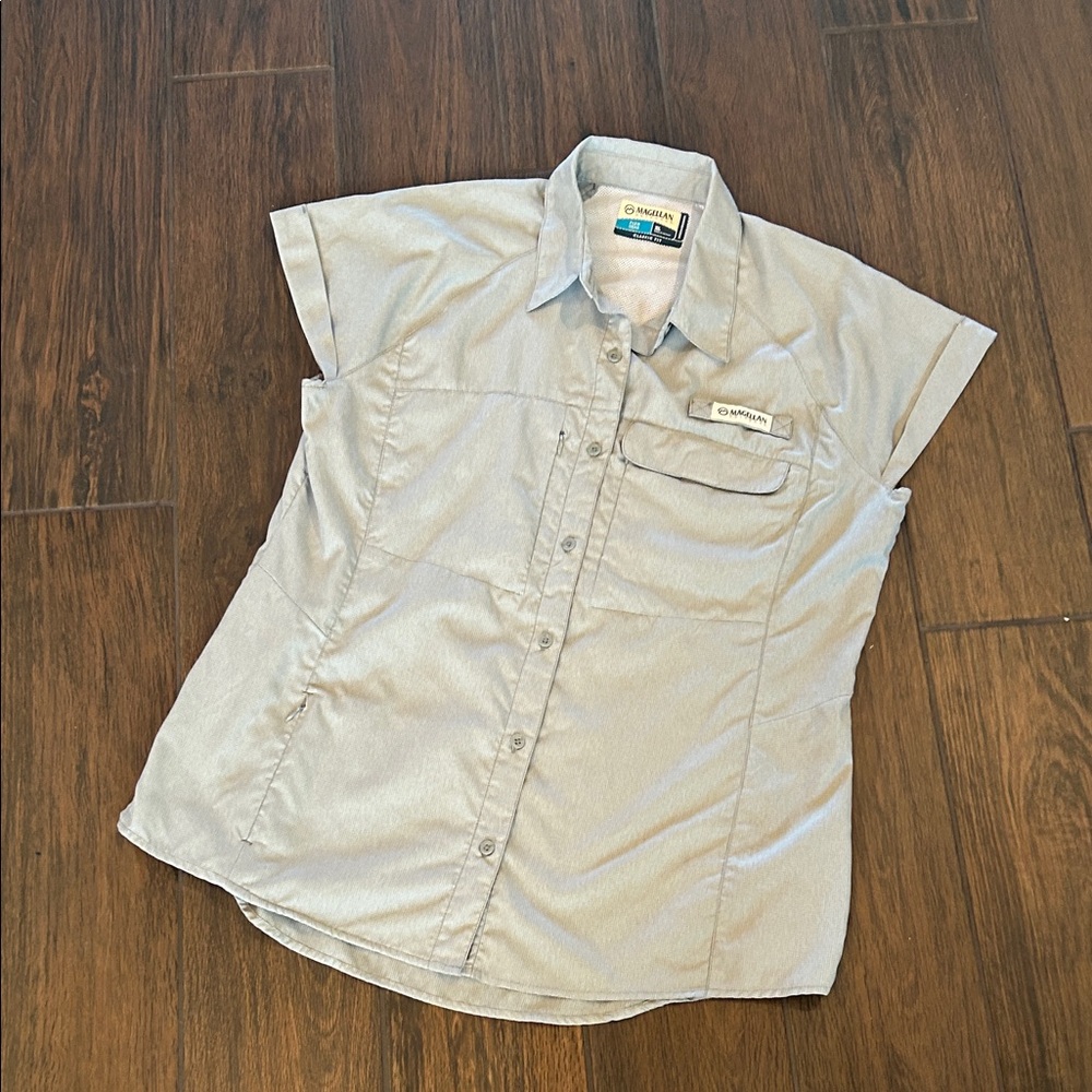 Magellan Gray Button-Up Fish Gear Shirt